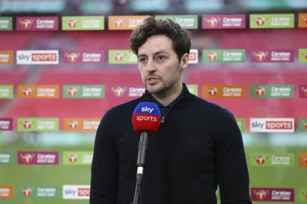 Telegraph: West Brom is looking for a new head coach, Tottenham assistant coach Mason is their first choice