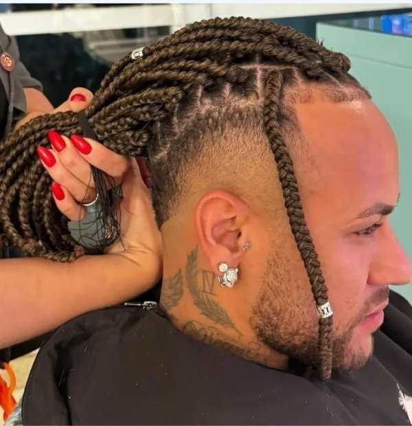 Has been recovered for several months! Neymar s latest dreadlocks look, very similar to hip-hop singer 🤩