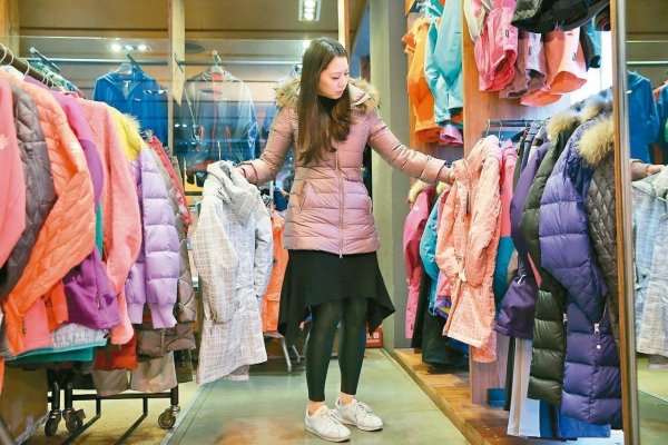 What is the difference between heating and heating clothes? How to choose hot clothes? Analysis of the advantages and disadvantages of clothing when cold is necessary