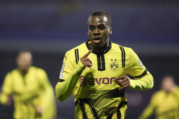 Reporter: Chelsea s 50 million euros offer Gittens, but it is unlikely to play in the Club World Cup for the Blues