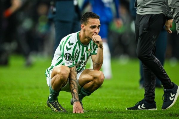 World: Betis hopes to renew Anthony s lease and is willing to give him a maximum salary