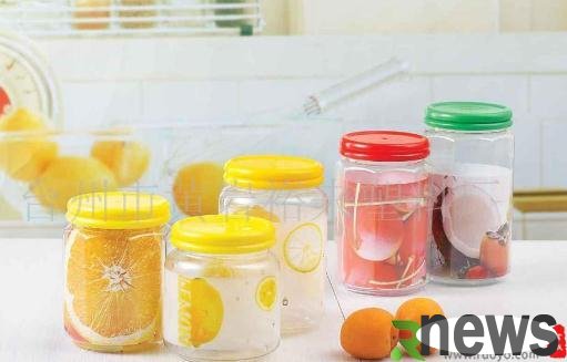 Tips for cleaning plastic products