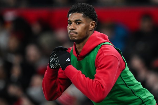 TA: Manchester United s biggest problem this summer is finding buyers for players for sale. Rashford wants to go to Barcelona