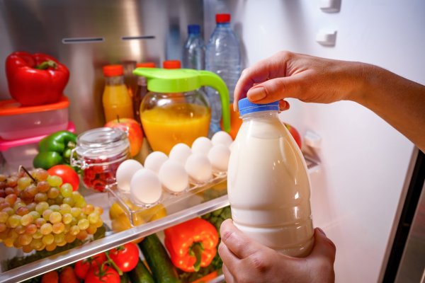 It is easier to put milk in the refrigerator door! Experts reveal the 