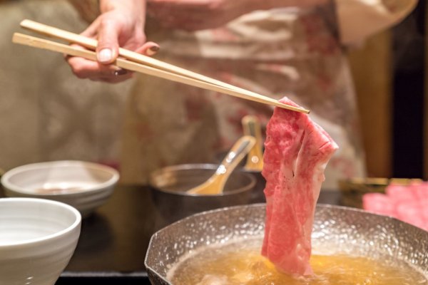 Can you eat hot pot even by reducing weight? Nutritionist: Key in soup base, ingredients selection and boiling order