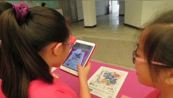 What should children do if they stick to their phones? Cultivate other interests from a young age