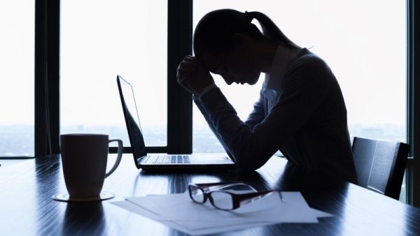 Being bullied by the supervisor and not being rebelled, being raped and not being divorced... Relations expert: Women who are prone to hysteria and seemingly cold-hearted men are likely to become &
