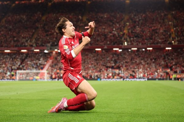 Romano: Chiesa informs Liverpool that she hopes to stay in the team, and the player considers leaving this summer
