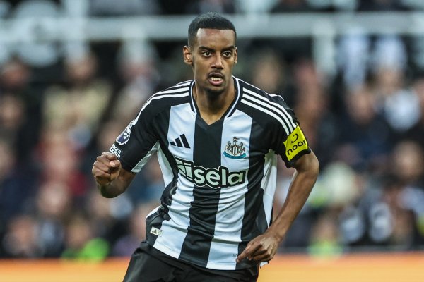 Reporter: Newcastle locker room has different views on Isaac, but it does not mean that the locker room is split