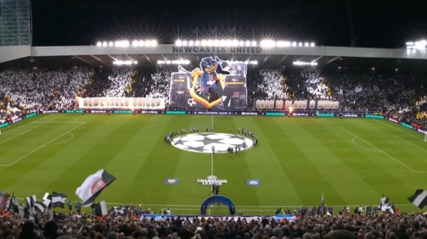 After 22 years, Newcastle fans showcase a huge TIFO before the game
