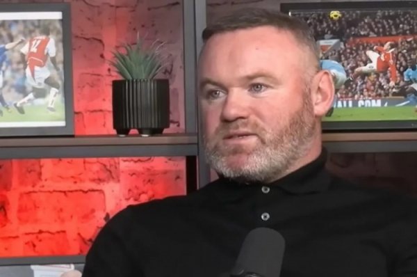 Celebrating 40th birthday! The Sun: Rooney dressed up as Uncle Tooth and sang Queen songs to celebrate his birthday