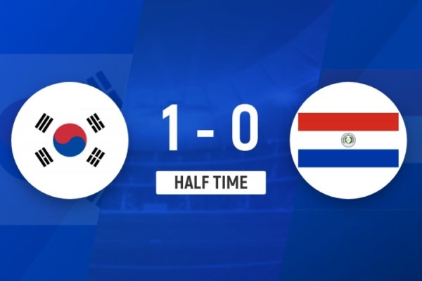Halftime - Uhm Ji-sung scored a goal with a sweep and an own goal assist by a Paraguayan player. South Korea temporarily 1-0 Paraguay.