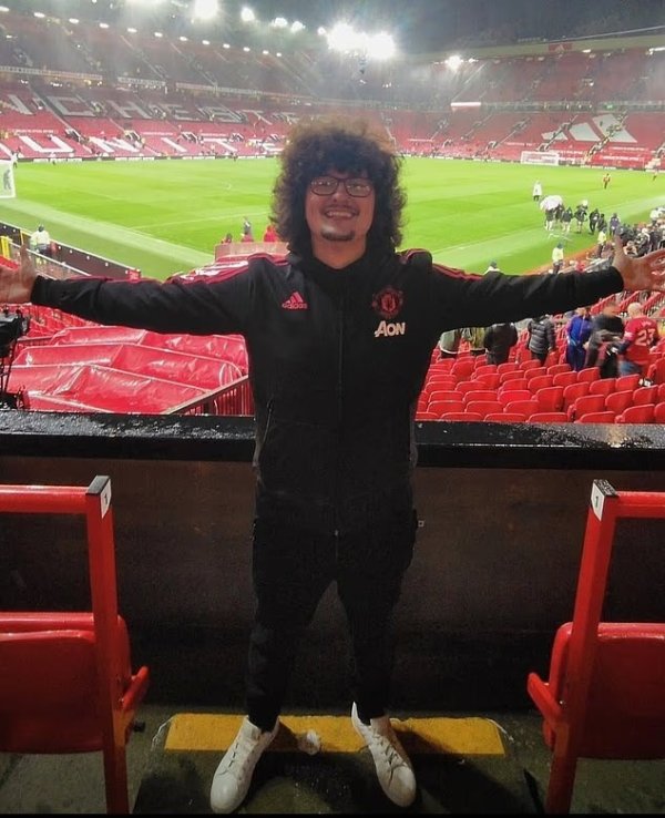 Post: Manchester United decides to ban fans who attacked internet celebrity indefinitely
